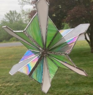 Green and white spinner